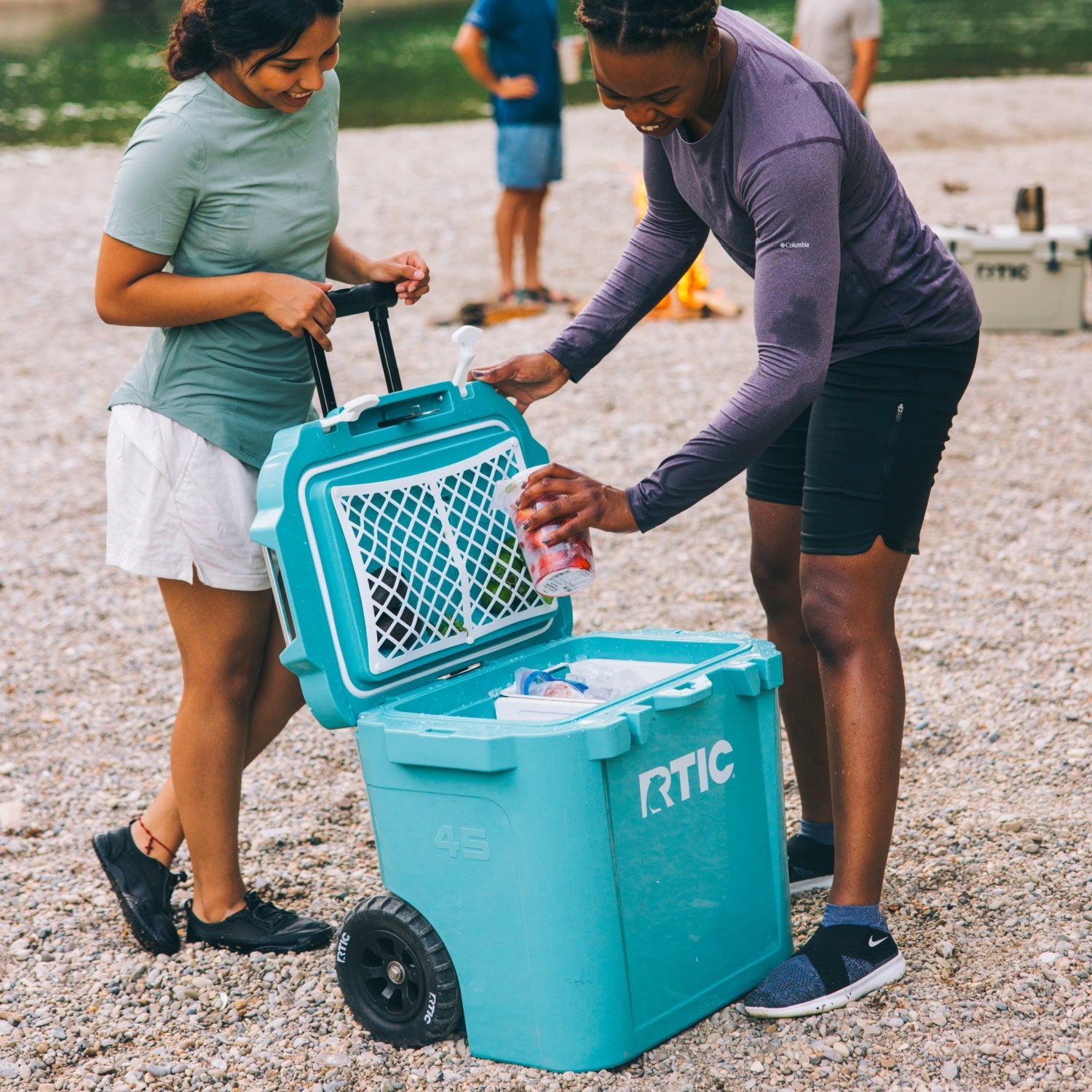 45 QT Ultra-Tough Wheeled Cooler (MYCF)