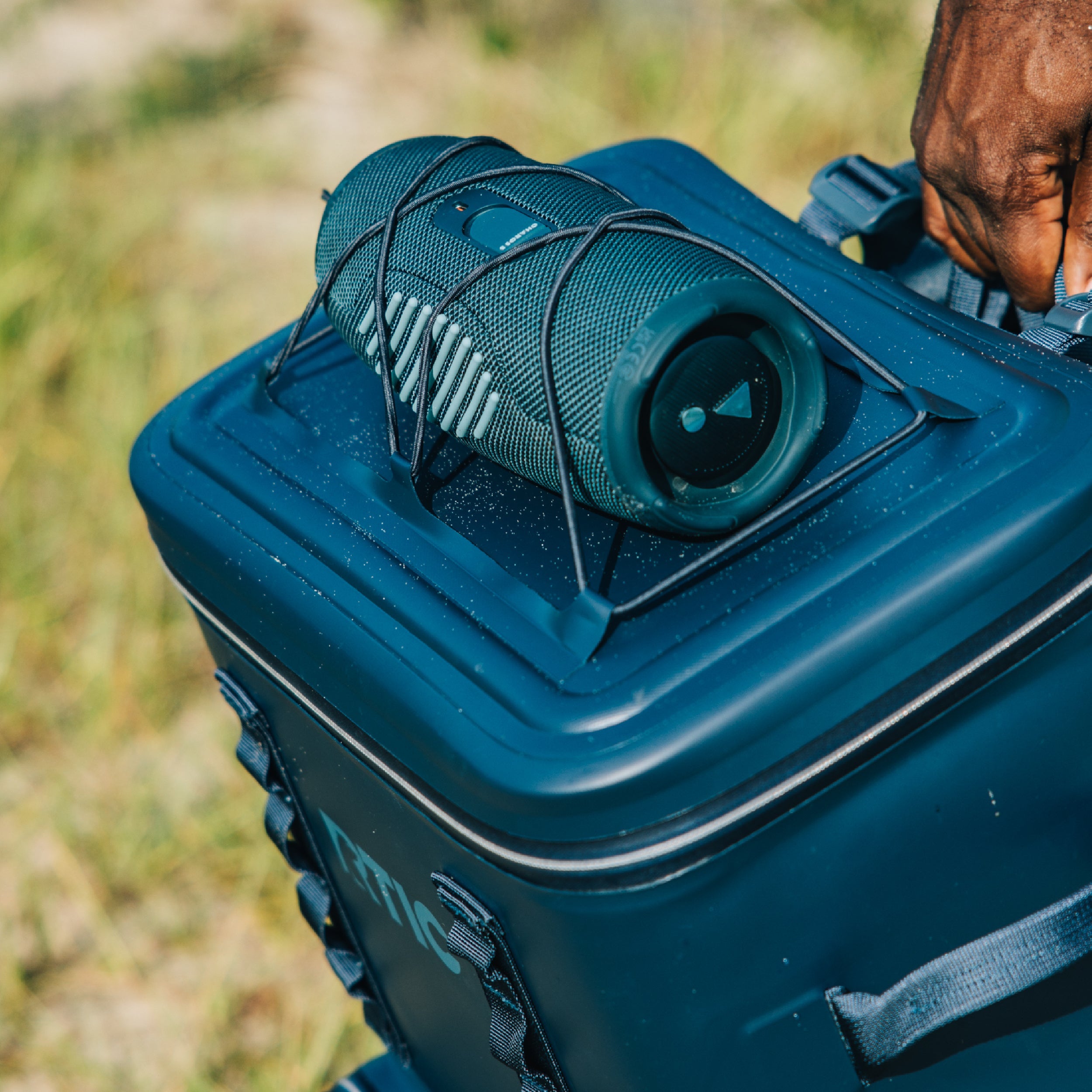 Ultra-Tough Backpack Cooler (ZQ3R)
