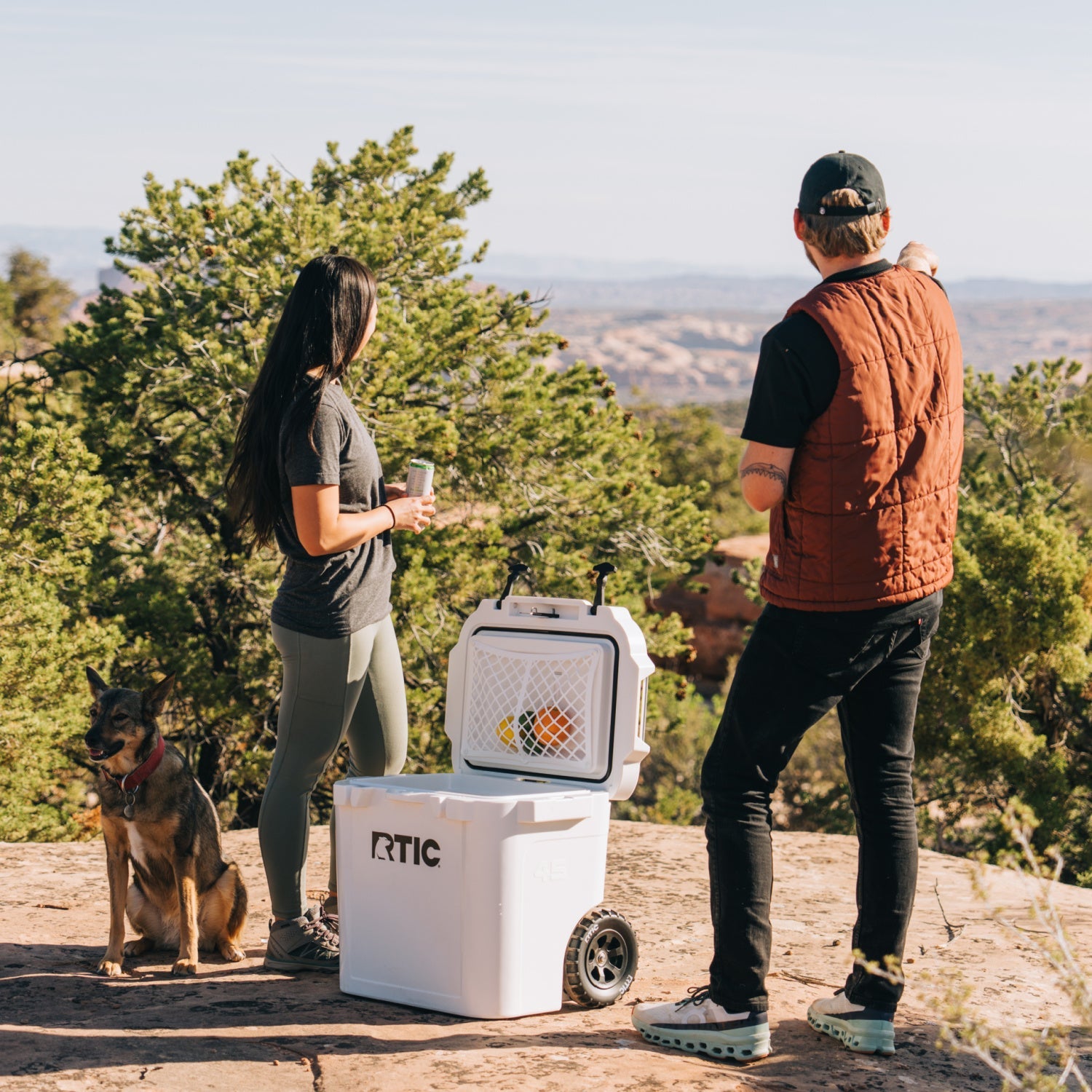 45 QT Ultra-Tough Wheeled Cooler (MYCF)