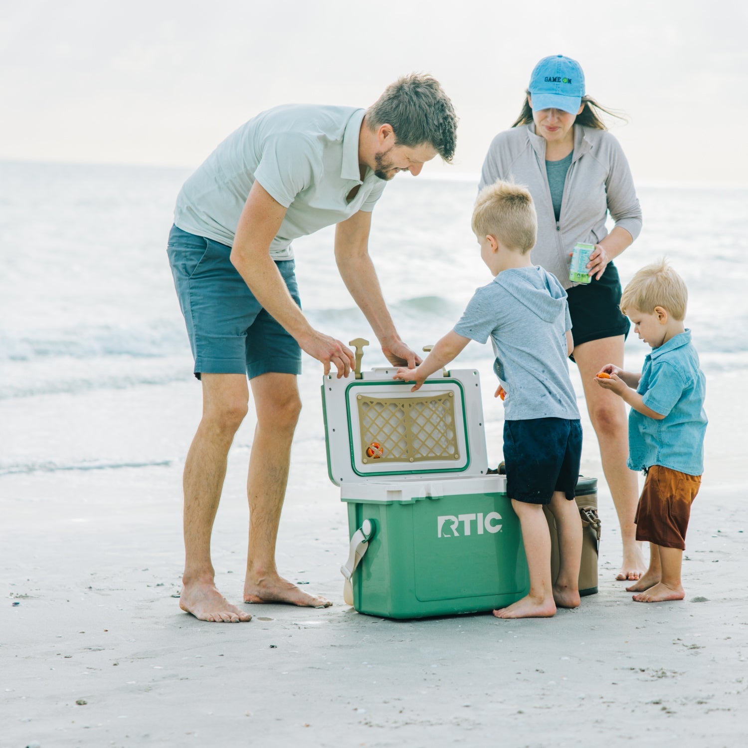 22 QT Ultra-Light Cooler (7645)