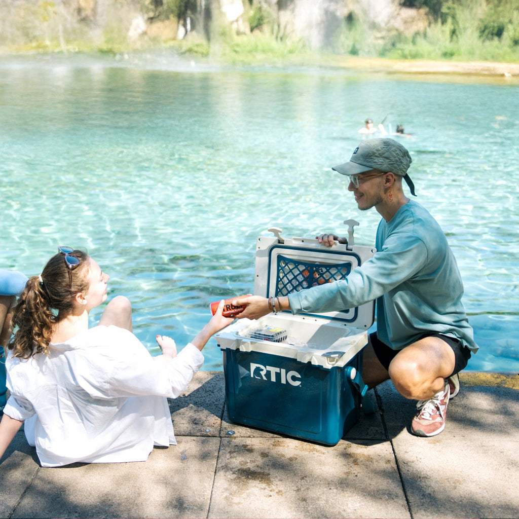 22 QT Ultra-Light Cooler (7645)