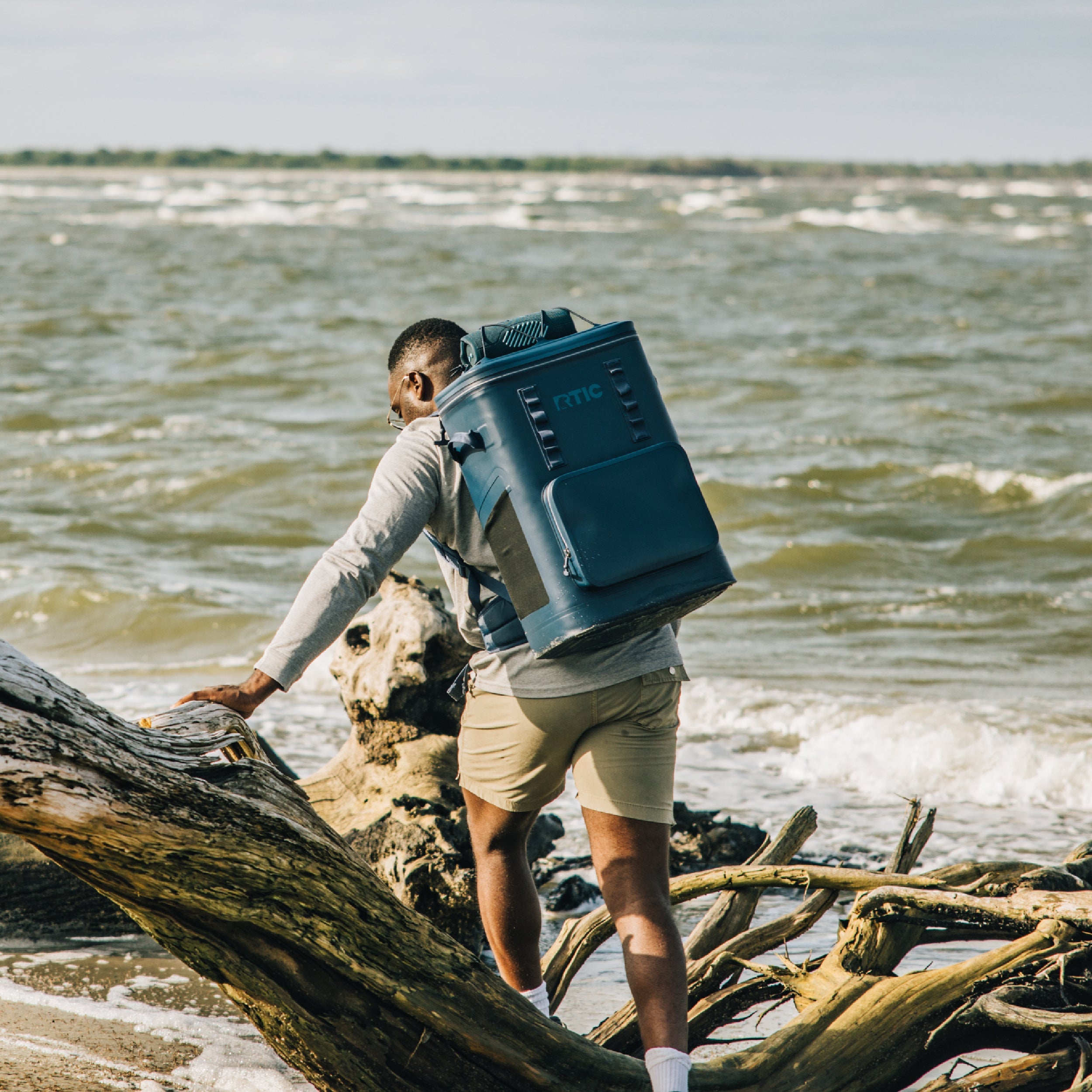 Ultra-Tough Backpack Cooler (ZQ3R)