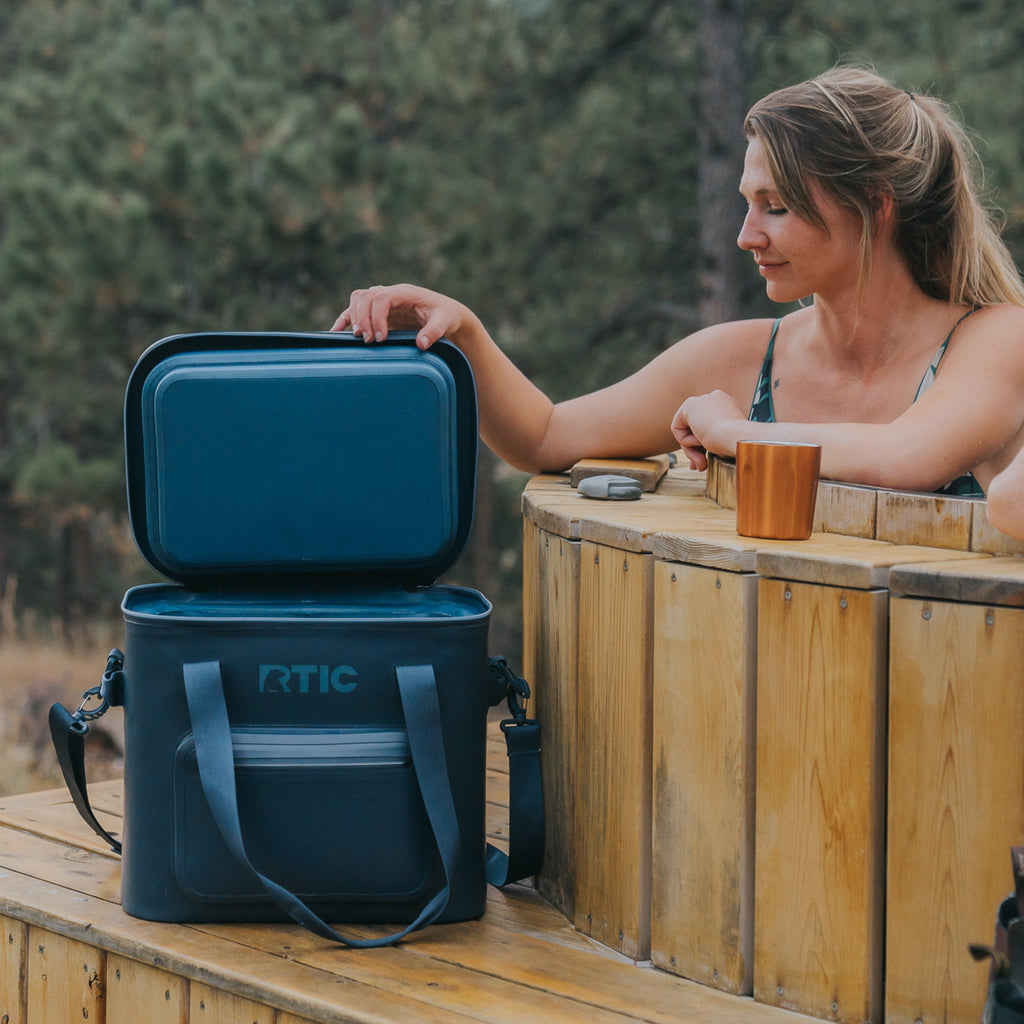 Ultra-Tough Soft Cooler Pro (HH3Y)