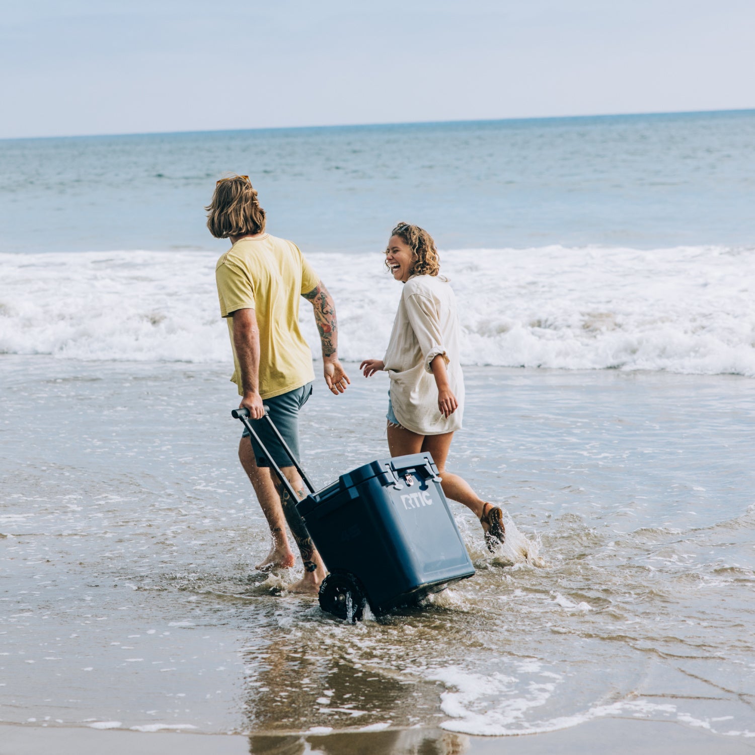 45 QT Ultra-Tough Wheeled Cooler (MYCF)