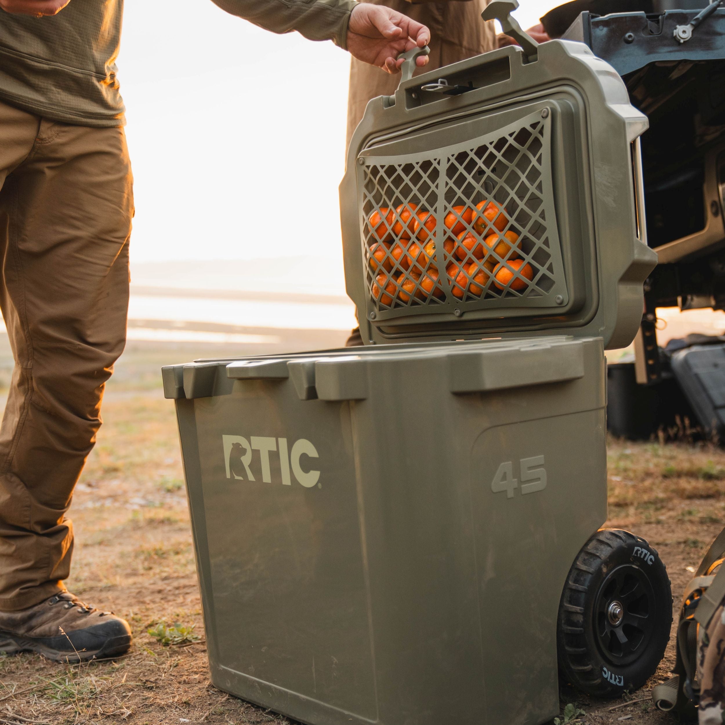 45 QT Ultra-Tough Wheeled Cooler (MYCF)